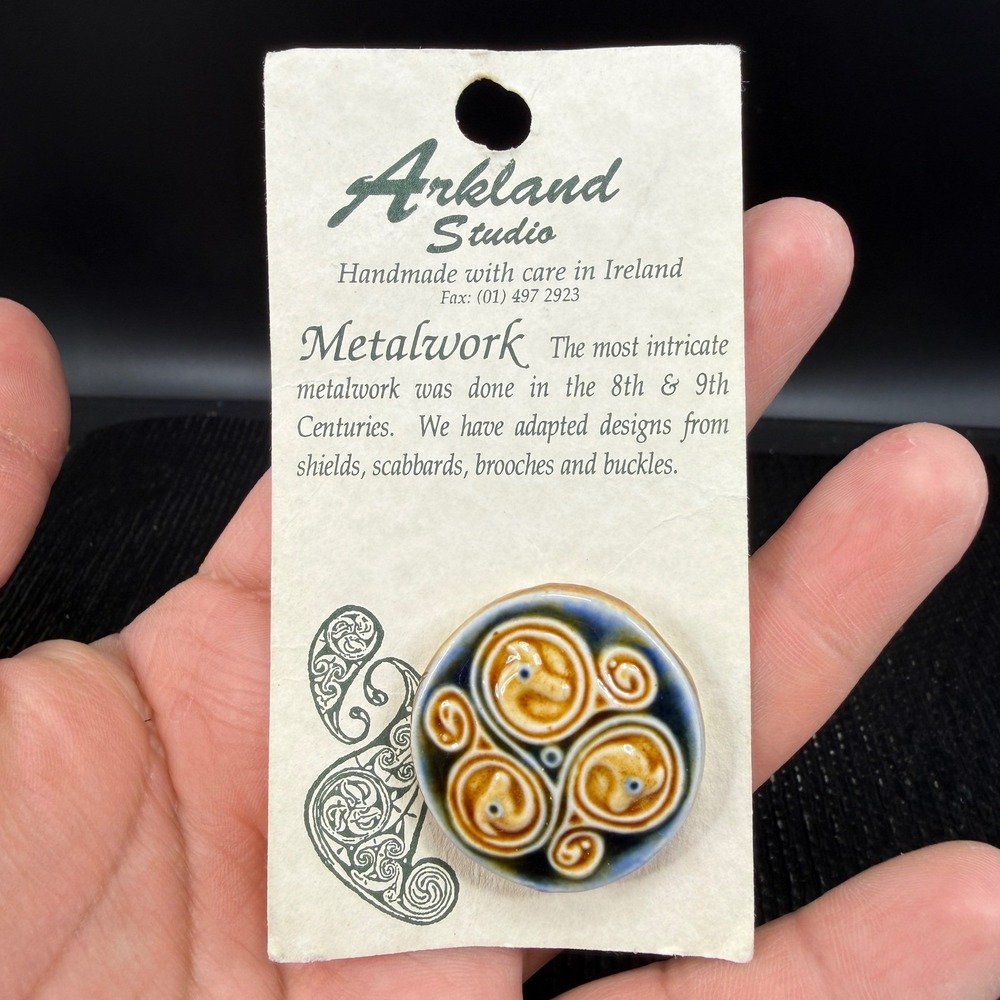 Arkland Studio Ireland Handmade Ceramic Celtic Spiral Brooch Pin Blue Amber 1" - Picture 6 of 8